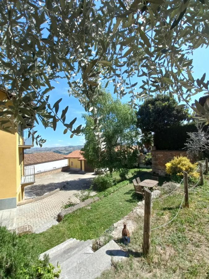 Il Giardino Di Olivia Apartment Guarene Exterior photo