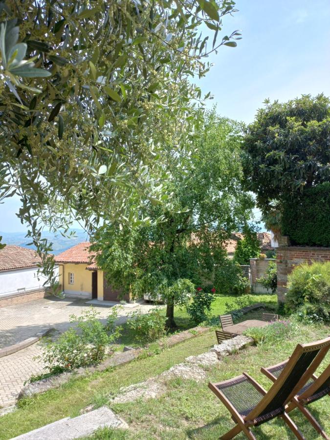 Il Giardino Di Olivia Apartment Guarene Exterior photo